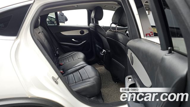 Mercedes-Benz GLC-Class 2018 — photo 18