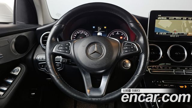 Mercedes-Benz GLC-Class 2018 — photo 19