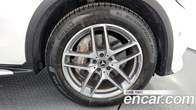 Mercedes-Benz GLC-Class 2018 — photo 7