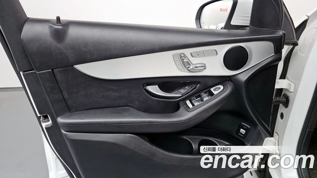 Mercedes-Benz GLC-Class 2018 — photo 14