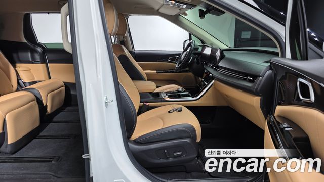 Kia Canival 2021 — photo 17