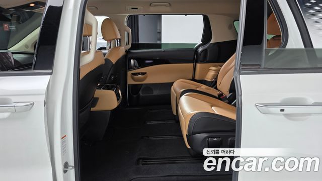Kia Canival 2021 — photo 18