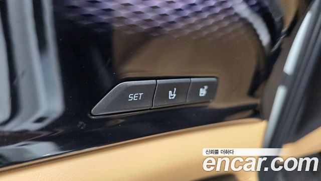 Kia Canival 2021 — photo 23