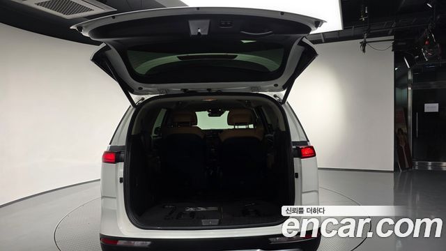 Kia Canival 2021 — photo 26