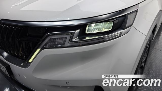 Kia Canival 2021 — photo 8