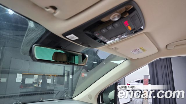 Kia Canival 2021 — photo 31
