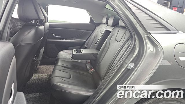 Hyundai AVANTE 2021 — photo 12