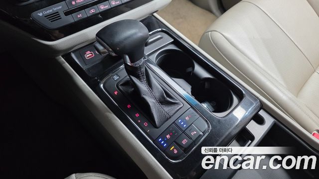 Kia Canival 2017 — photo 9