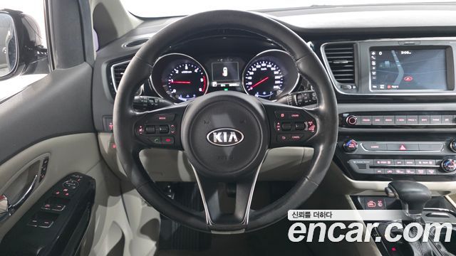 Kia Canival 2017 — photo 13