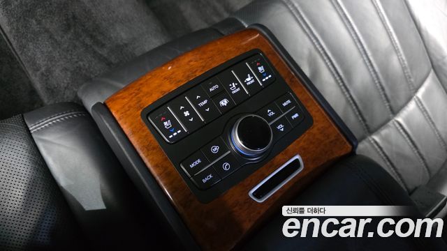 Hyundai Equus 2012 — photo 17