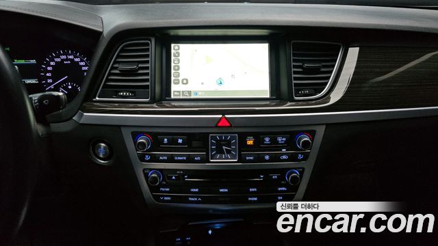 Genesis G80 2018 — photo 14