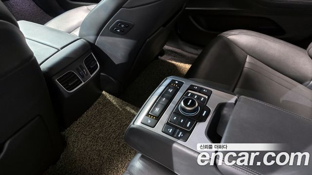 Genesis G80 2018 — photo 17