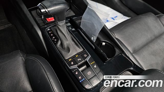Kia K7 2019 — photo 12
