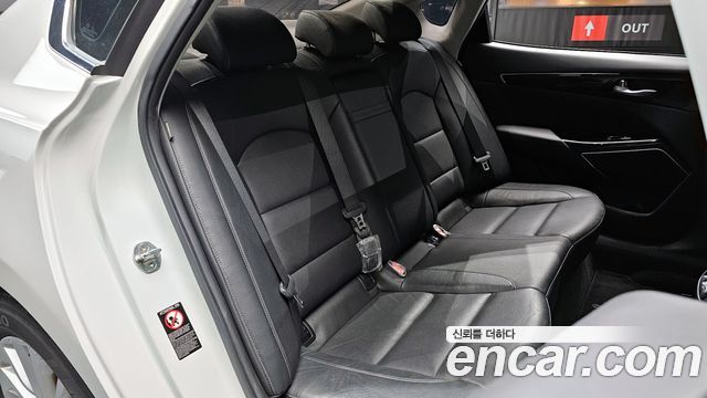 Kia K7 2019 — photo 18