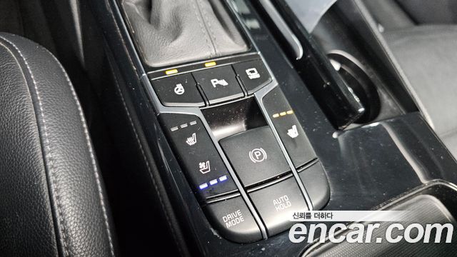 Kia K7 2019 — photo 24