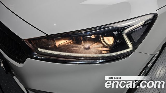 Kia K7 2019 — photo 8
