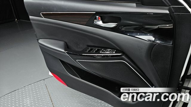 Kia K7 2019 — photo 14