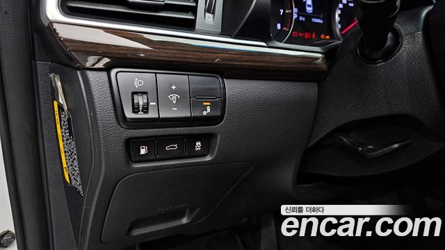 Kia K7 2019 — photo 28