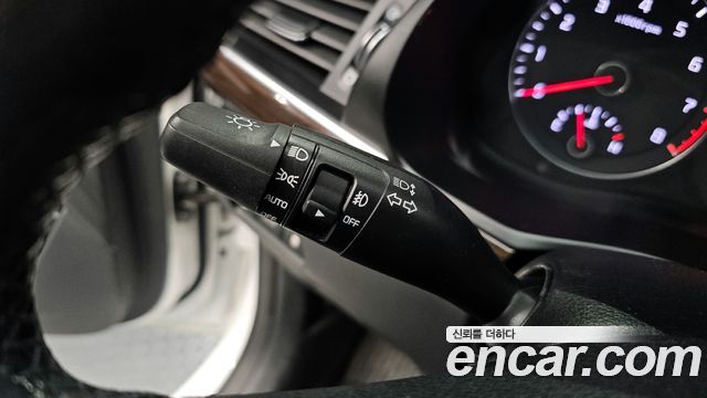 Kia K7 2019 — photo 30
