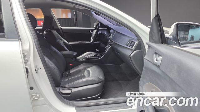 Kia K5 2019 — photo 17