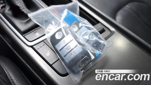 Kia K5 2019 — photo 28