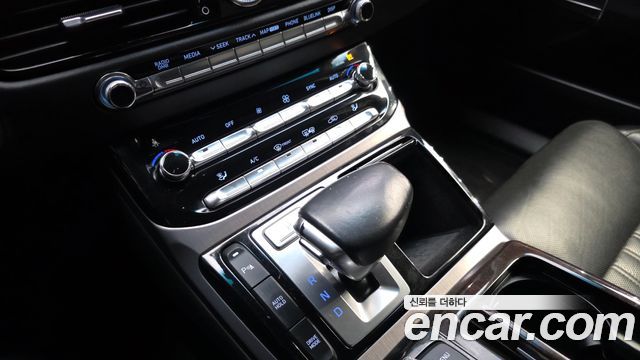 Genesis EQ900 2017 — photo 9