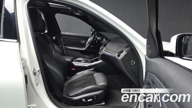 BMW 3-Series 2020 — photo 17