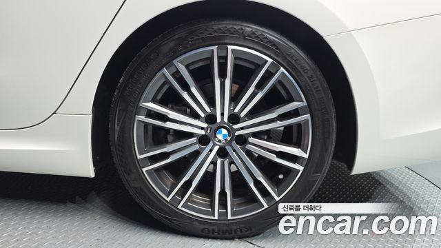 BMW 3-Series 2020 — photo 7