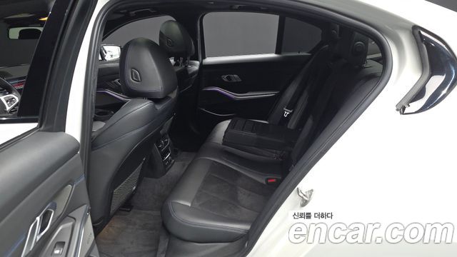 BMW 3-Series 2020 — photo 16