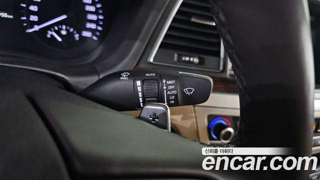 Genesis G80 2019 — photo 15