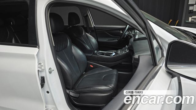 Hyundai Santafe 2021 — photo 18