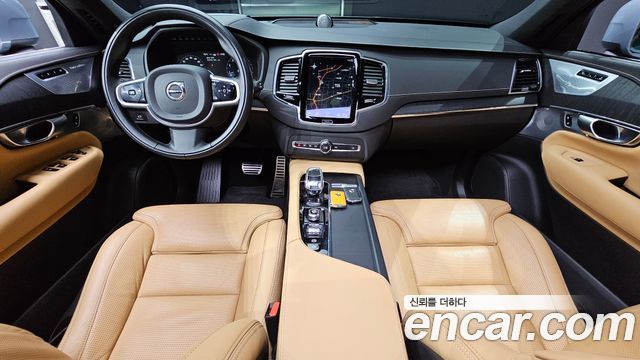 Volvo XC90 2021 — photo 10