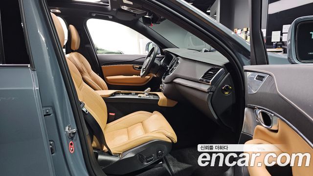 Volvo XC90 2021 — photo 13