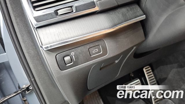 Volvo XC90 2021 — photo 18