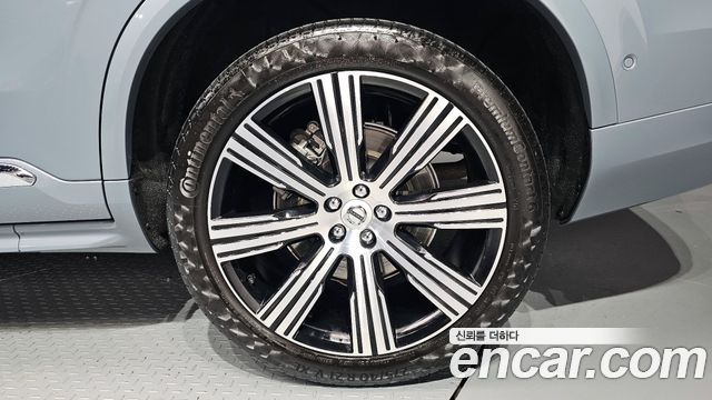Volvo XC90 2021 — photo 7