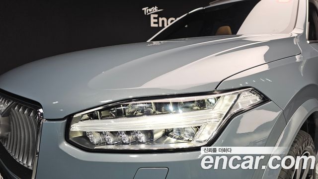 Volvo XC90 2021 — photo 8