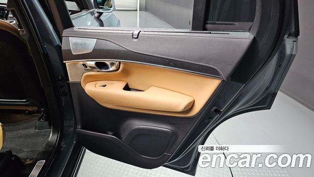 Volvo XC90 2021 — photo 15
