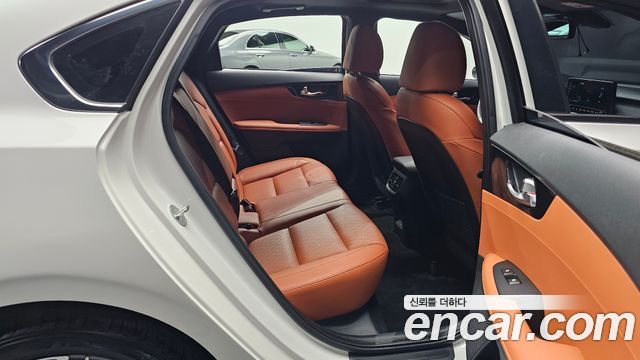 Kia K3 2023 — photo 17