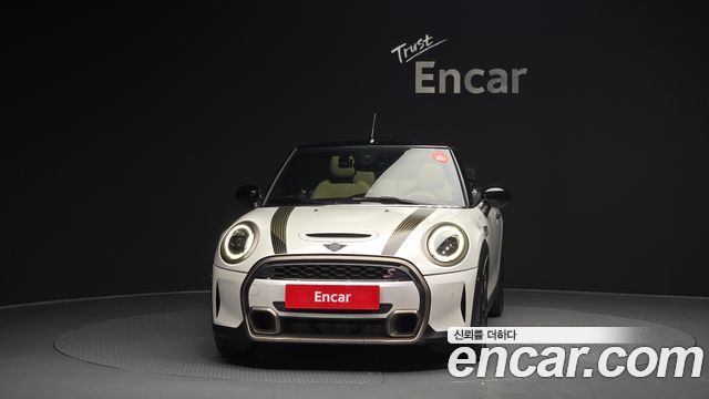 Mini Cooper Convertible 2024 — photo 3