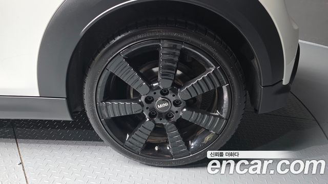 Mini Cooper Convertible 2024 — photo 5