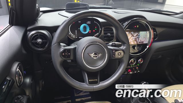 Mini Cooper Convertible 2024 — photo 19