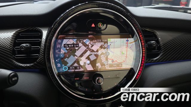 Mini Cooper Convertible 2024 — photo 20