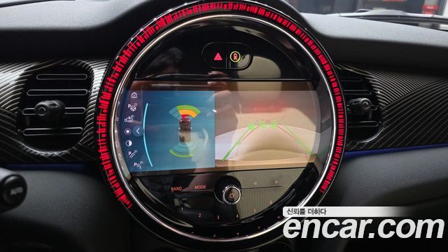 Mini Cooper Convertible 2024 — photo 21