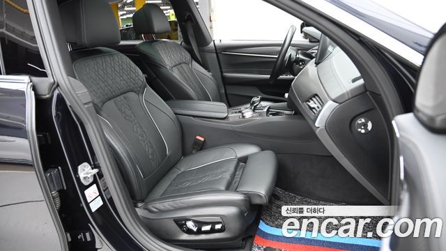 BMW Gran Turismo 2023 — photo 10