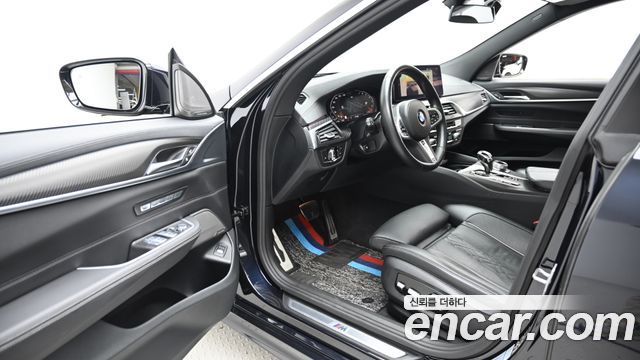 BMW Gran Turismo 2023 — photo 11