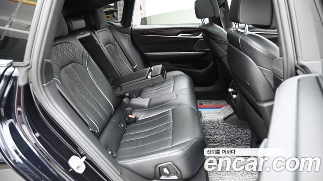 BMW Gran Turismo 2023 — photo 12