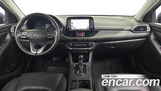 Hyundai i30 2017 — photo 10