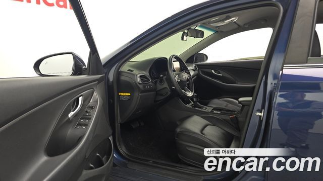 Hyundai i30 2017 — photo 13