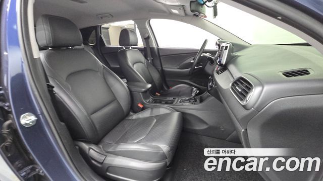 Hyundai i30 2017 — photo 17