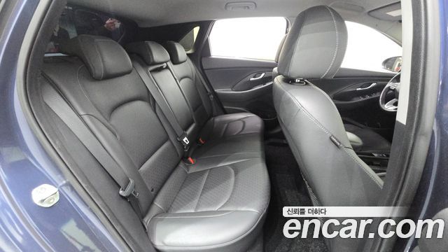 Hyundai i30 2017 — photo 18